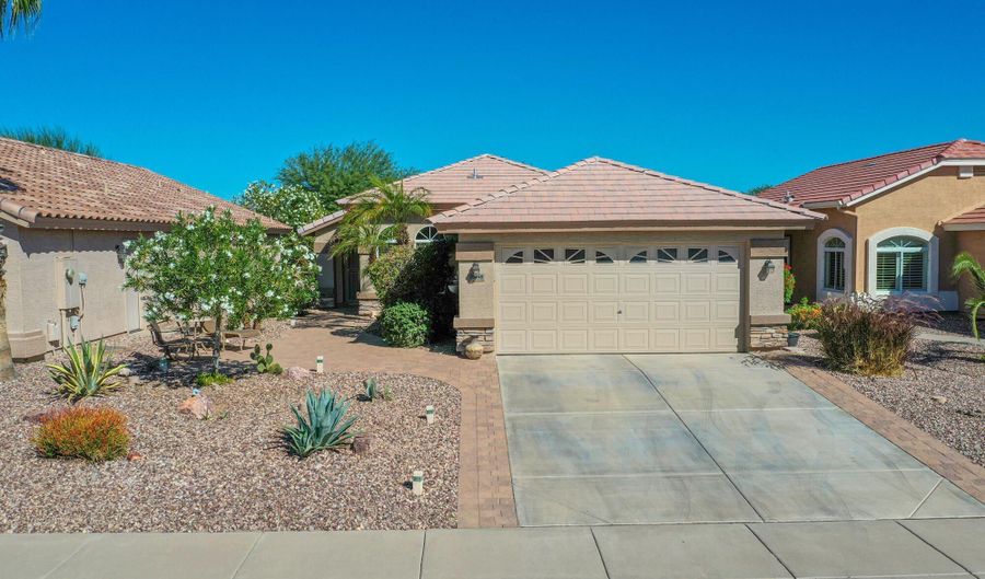 23148 W ANTELOPE Trl, Buckeye, AZ 85326 - 2 Beds, 2 Bath