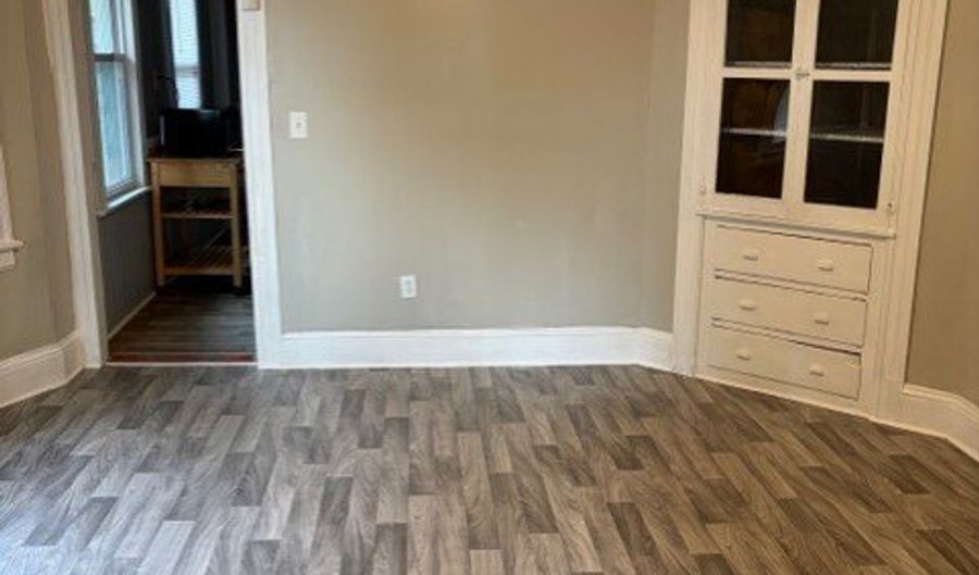 208 Fairview Ave 2, Bridgeport, CT 06606 - 3 Beds, 1 Bath