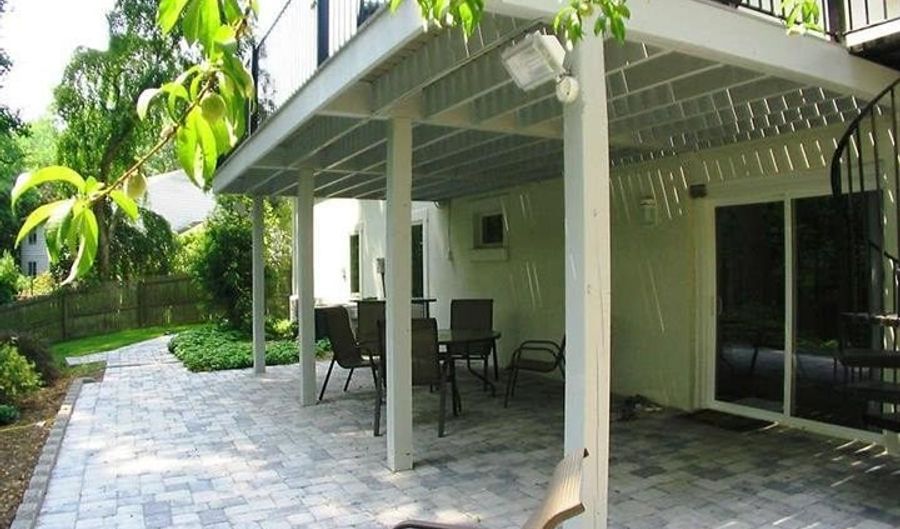 7913 CHARLESTON Ct, Bethesda, MD 20817 - 4 Beds, 4 Bath