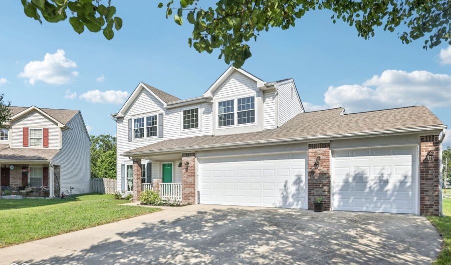 3175 Delaway Ln, Indianapolis, IN 46217 - 3 Beds, 3 Bath