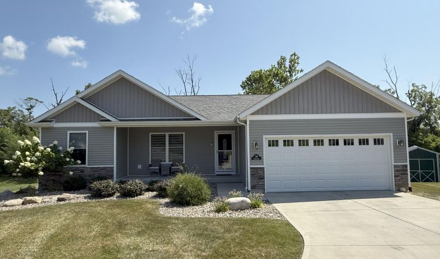 146 Indiana Ave, Batesville, IN 47006 - 3 Beds, 3 Bath