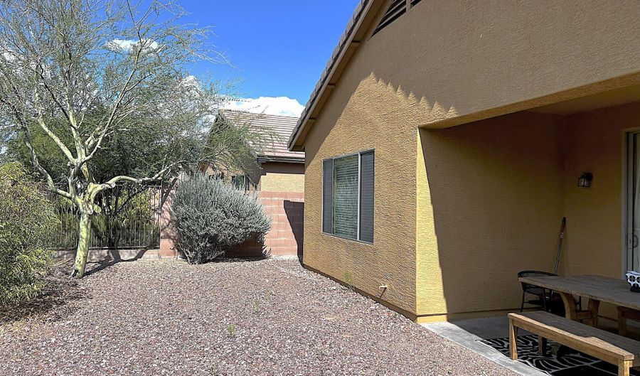 1702 W OWENS Way, Anthem, AZ 85086 - 3 Beds, 2 Bath