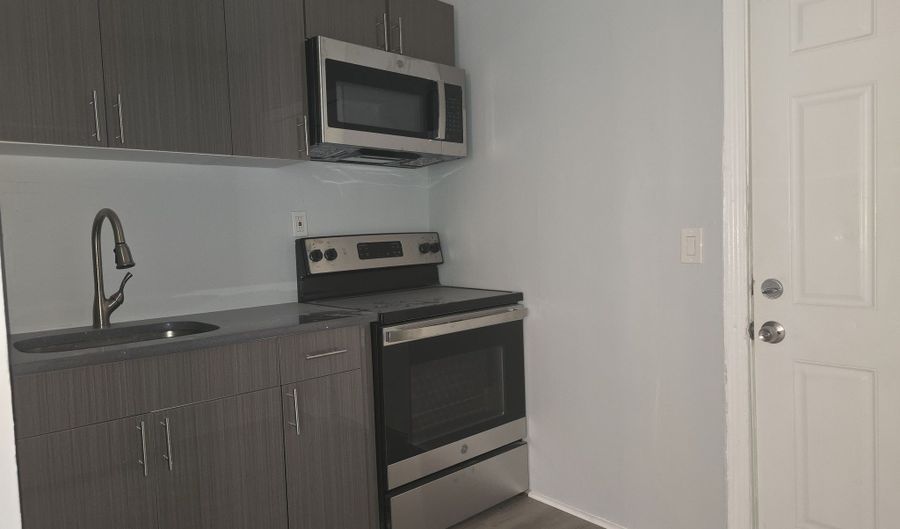 25 Whittier St 5, Bridgeport, CT 06605 - 2 Beds, 1 Bath