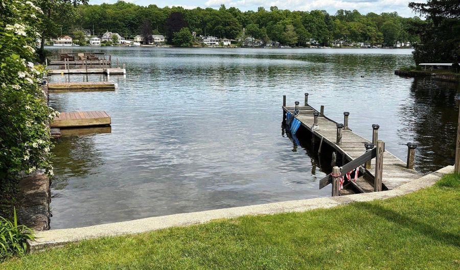 9 Lakeview Park, Columbia, CT 06237 - 3 Beds, 2 Bath