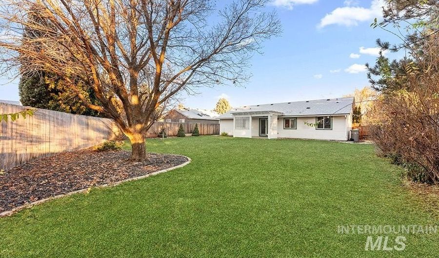 5693 S Tecoma Pl, Boise, ID 83716 - 3 Beds, 2 Bath