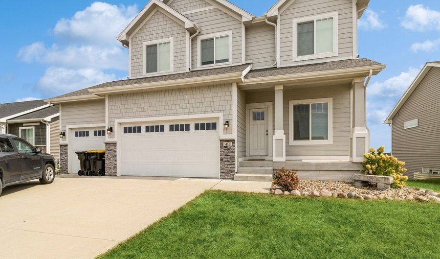 1401 S 10th St, Adel, IA 50003 - 4 Beds, 3 Bath