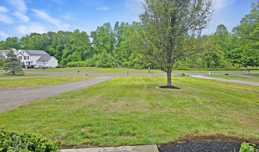 48 Meadow Brook Rd, Brookfield, CT 06804 - 4 Beds, 3 Bath