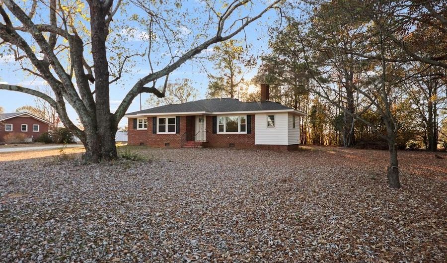 1383 S C Highway 20, Abbeville, SC 29620 - 2 Beds, 2 Bath