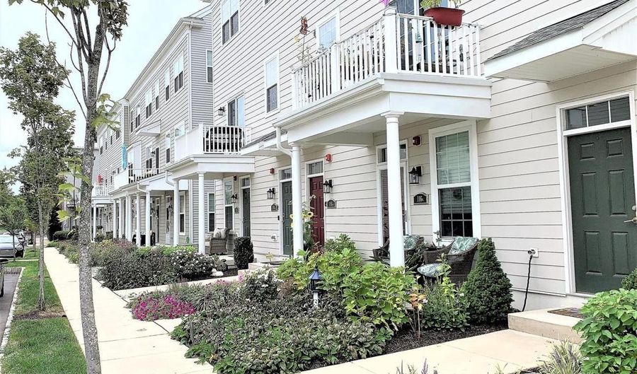 116 KONEFAL St, Bensalem, PA 19020 - 2 Beds, 3 Bath