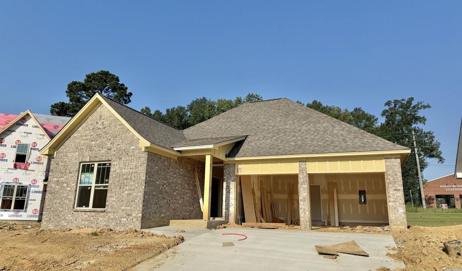 402 Hyde Park Cv, Brandon, MS 39042 - 4 Beds, 2 Bath