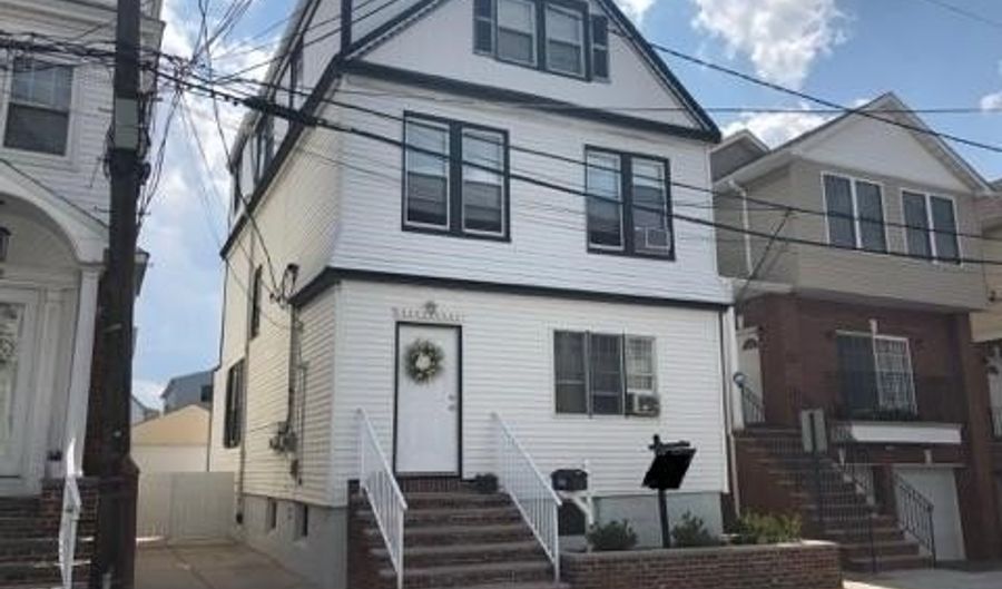 24 OBRIEN Ct, Bayonne, NJ 07002 - 2 Beds, 1 Bath