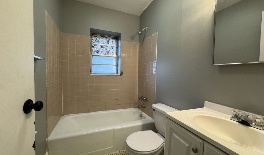 85 Union Ave A7, Bridgeport, CT 06607 - 1 Beds, 1 Bath