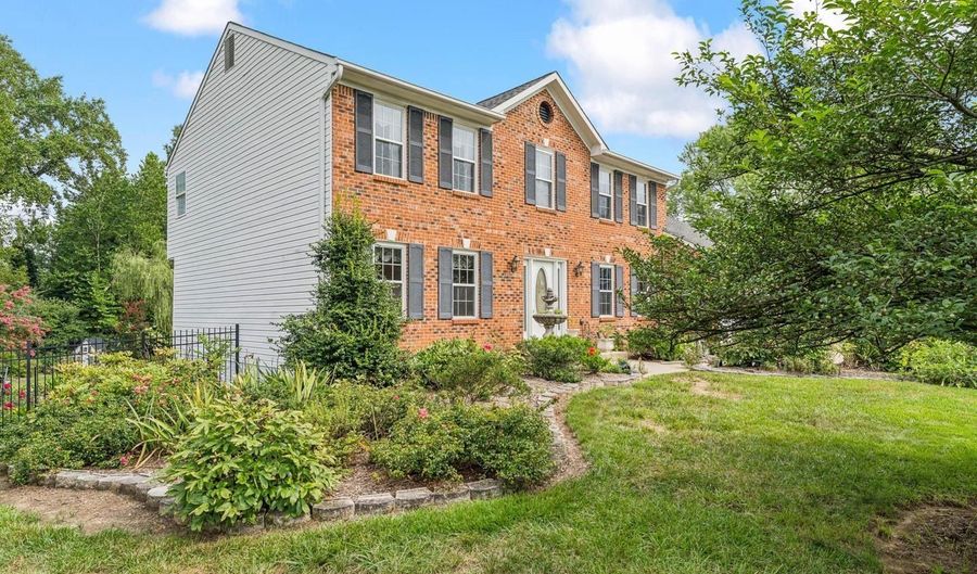 13300 KELLY MARIE Ct, Bowie, MD 20720 - 4 Beds, 4 Bath