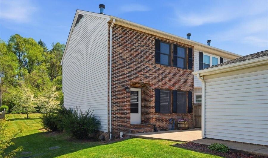 934 Beverly Dr 4, Abingdon, VA 24210 - 2 Beds, 3 Bath