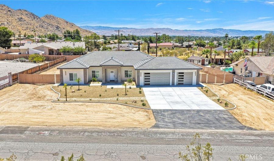 19299 Roanoke Rd, Apple Valley, CA 92307 - 4 Beds, 3 Bath