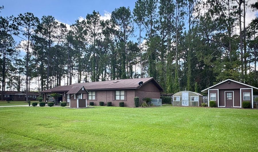 2603 Dianne St, Adel, GA 31620 - 2 Beds, 2 Bath