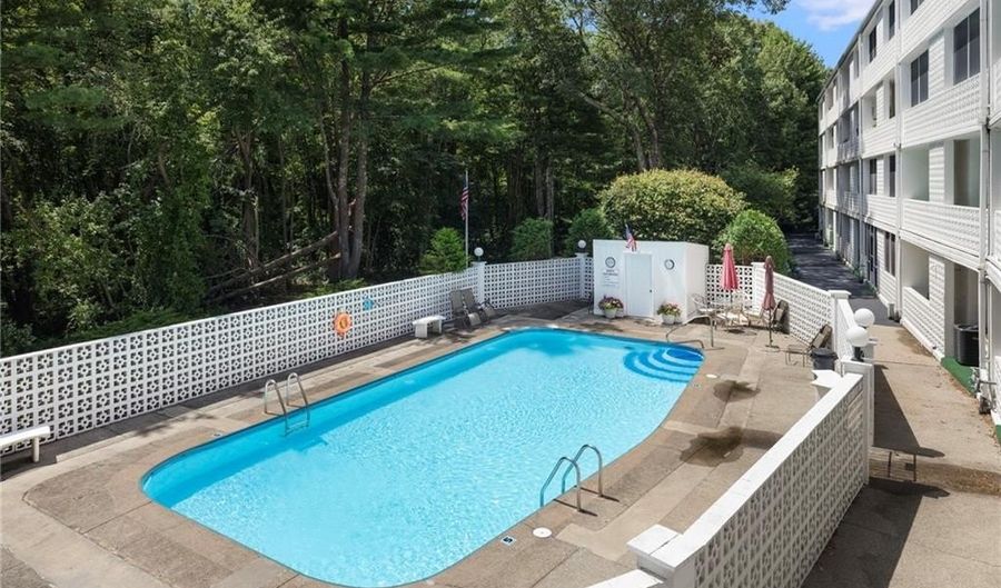 143 Hoffman Ave 205, Cranston, RI 02920 - 2 Beds, 2 Bath