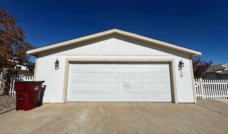 110 Sunrise Bluffs Dr, Belen, NM 87002 - 3 Beds, 2 Bath