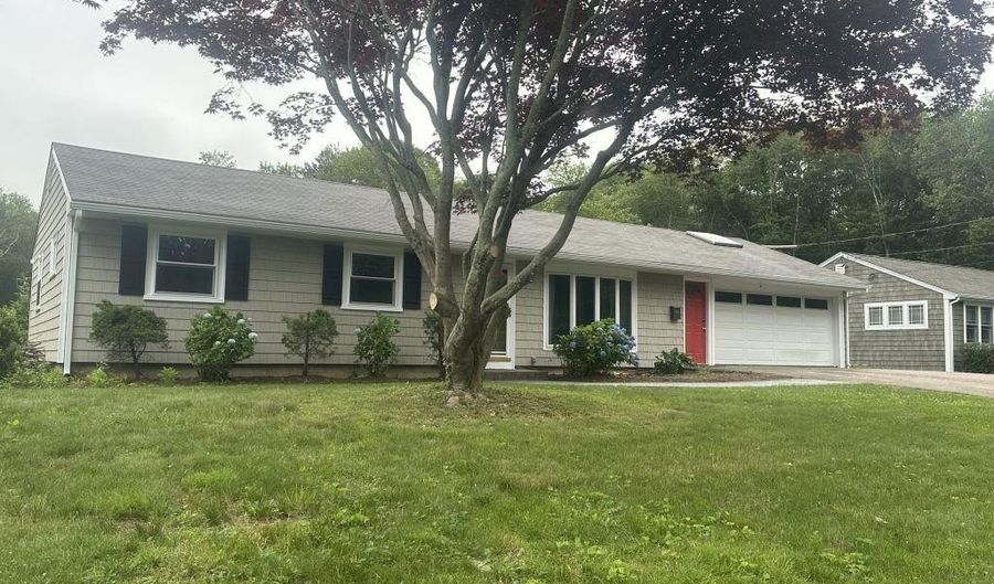 144 S Pier Rd, Narragansett, RI 02882 - 3 Beds, 1 Bath