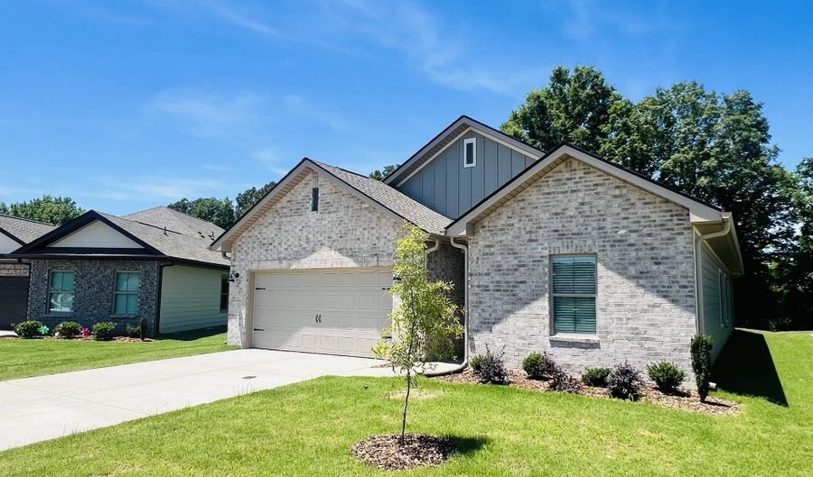 15573 Ruthie Lynn Dr, Athens, AL 35613 - 4 Beds, 3 Bath