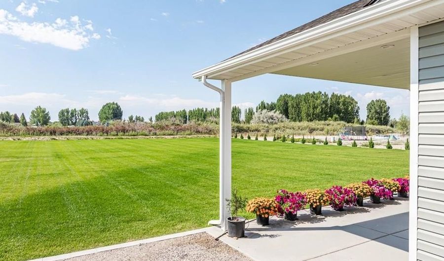 577 W 40 S, Blackfoot, ID 83221 - 5 Beds, 2 Bath