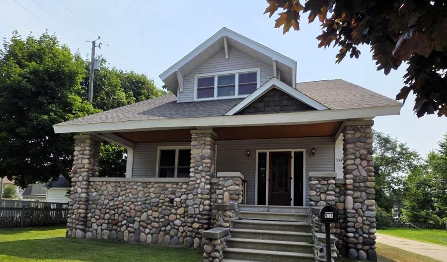 914 S Third Ave, Alpena, MI 49707 - 4 Beds, 2 Bath