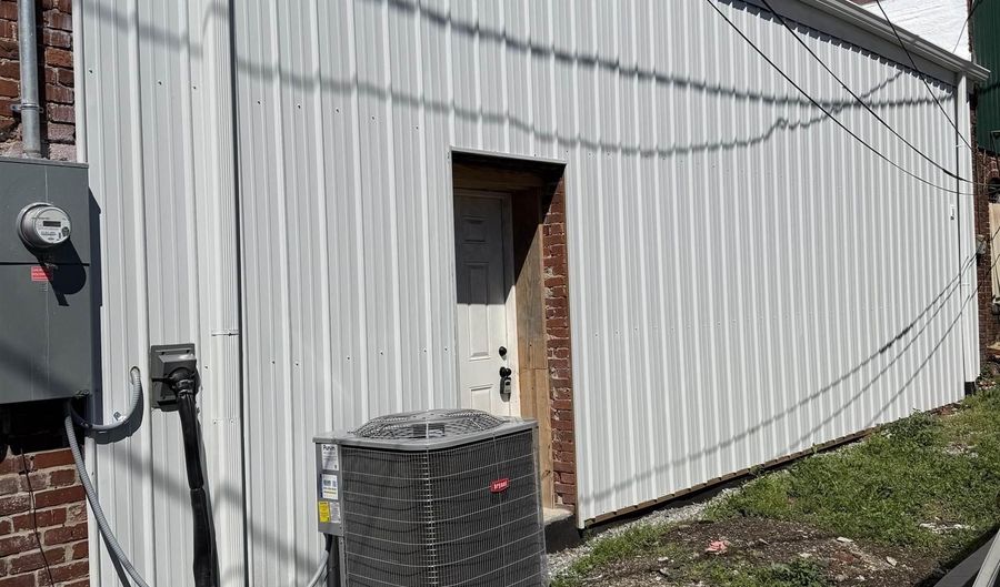 419 Fourth St NW, Attalla, AL 35954 - 0 Beds, 1 Bath