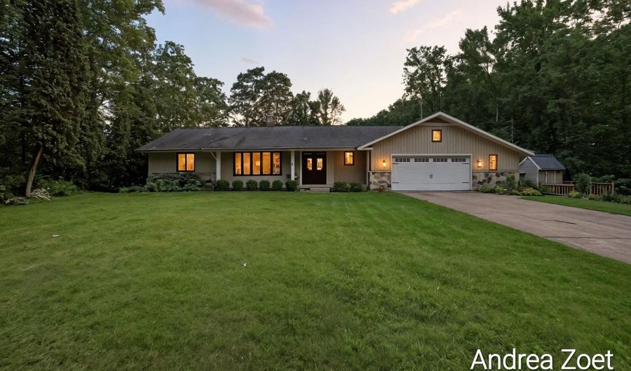 8300 Arapaho Trl SE, Alto, MI 49302 - 3 Beds, 2 Bath