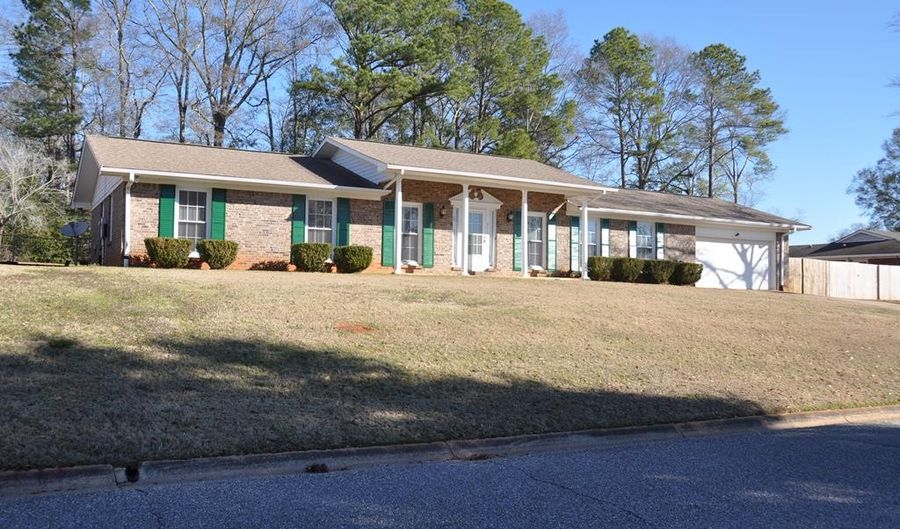 211 Hickory Bend Rd, Enterprise, AL 36330 - 4 Beds, 2 Bath