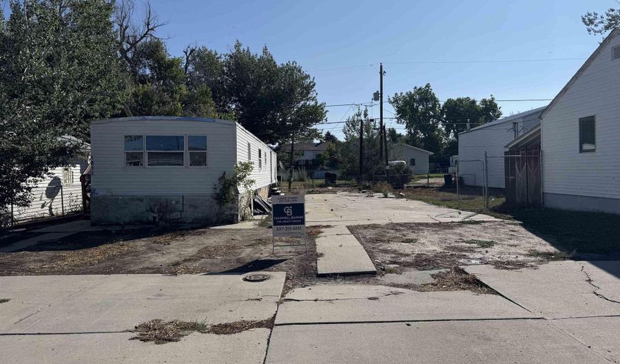 1017 1021 S Cedar St, Casper, WY 82601 - 3 Beds, 1 Bath