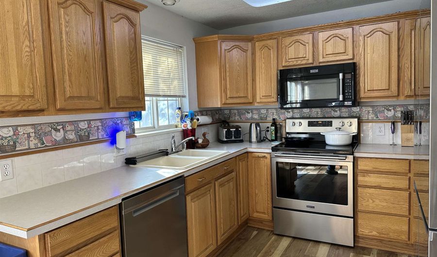 4983 PLEASANT Vw, Chubbuck, ID 83202 - 5 Beds, 3 Bath