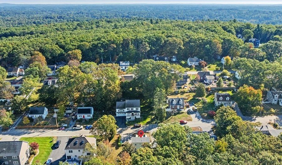 29 Fox Hill Rd, Billerica, MA 01821 - 4 Beds, 2 Bath