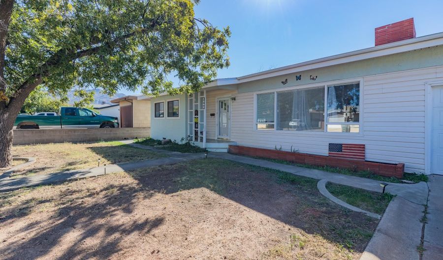 1302 Eighteenth St, Alamogordo, NM 88310 - 3 Beds, 1 Bath