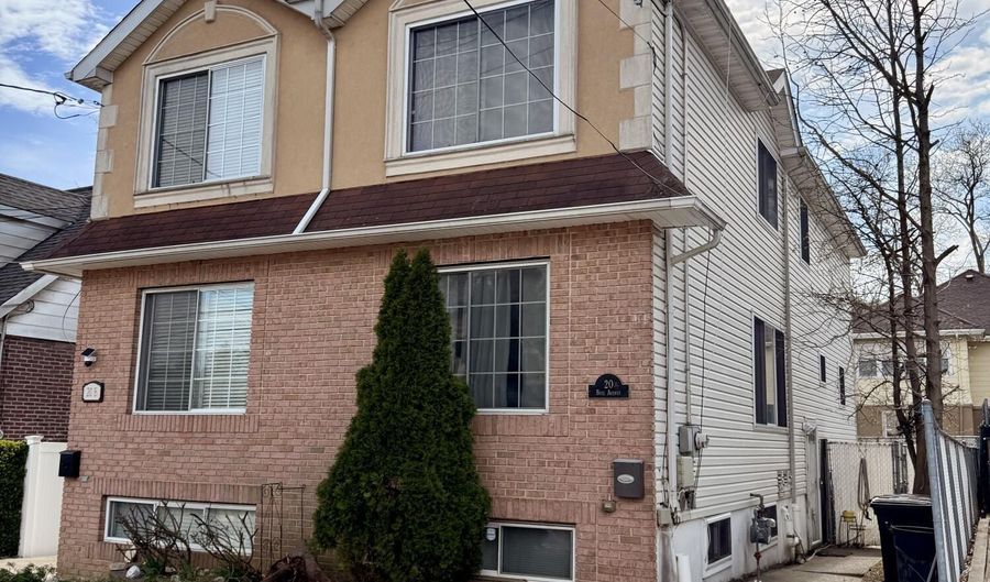 20 Buel Ave Unit A, Staten Island, NY 10304 - 3 Beds, 3 Bath