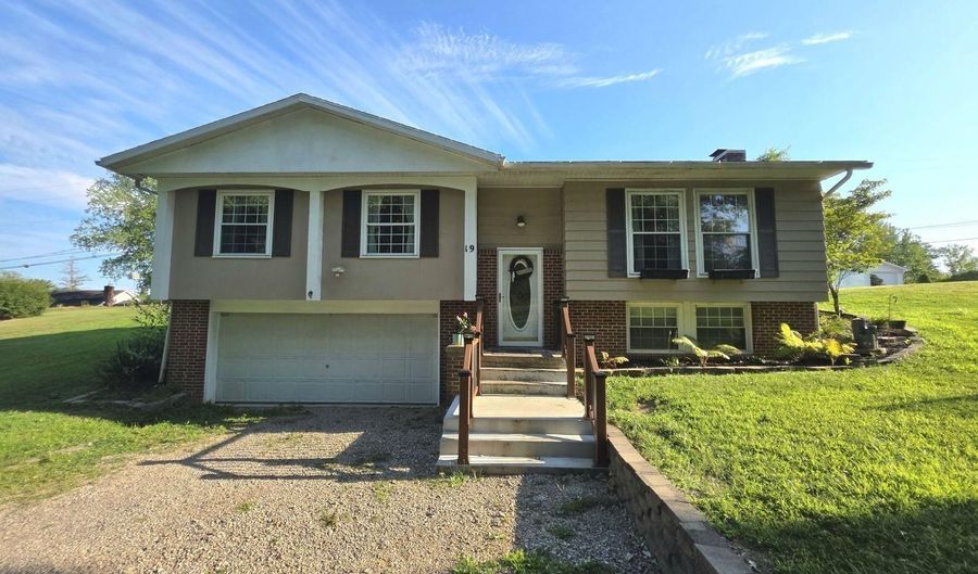19 Park Lane Dr, Athens, OH 45701 - 4 Beds, 3 Bath