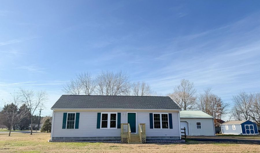 18558 OAK Rd, Bridgeville, DE 19933 - 3 Beds, 2 Bath