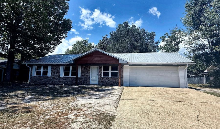 2058 Trailwood Dr, Biloxi, MS 39532 - 3 Beds, 2 Bath