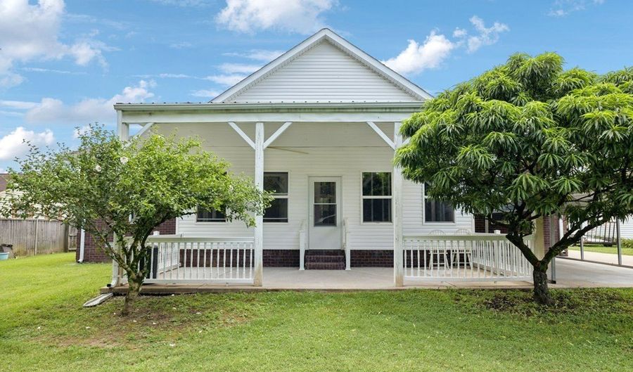 314 W Main St, Alexandria, TN 37012 - 3 Beds, 2 Bath