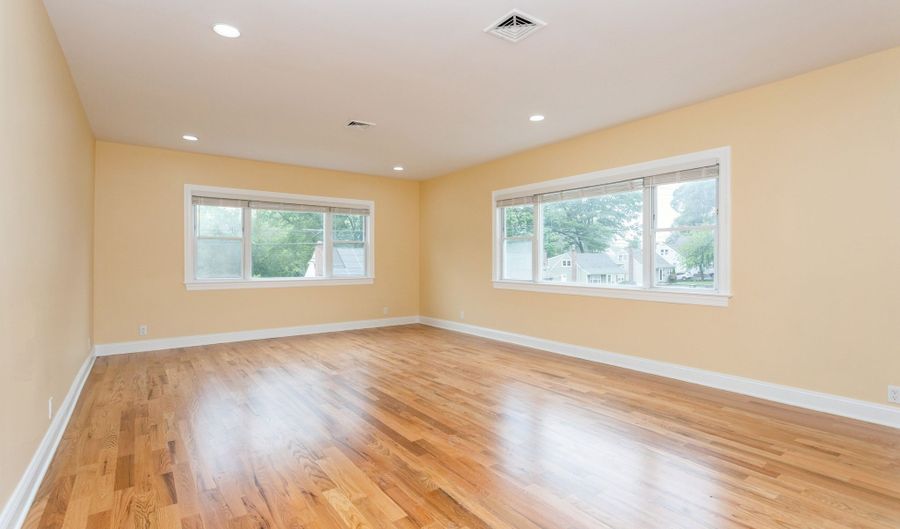 171 Ashton St, Bridgeport, CT 06606 - 11 Beds, 4 Bath