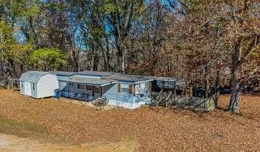 352 Coles Point Rd, Batesville, MS 38606 - 2 Beds, 1 Bath