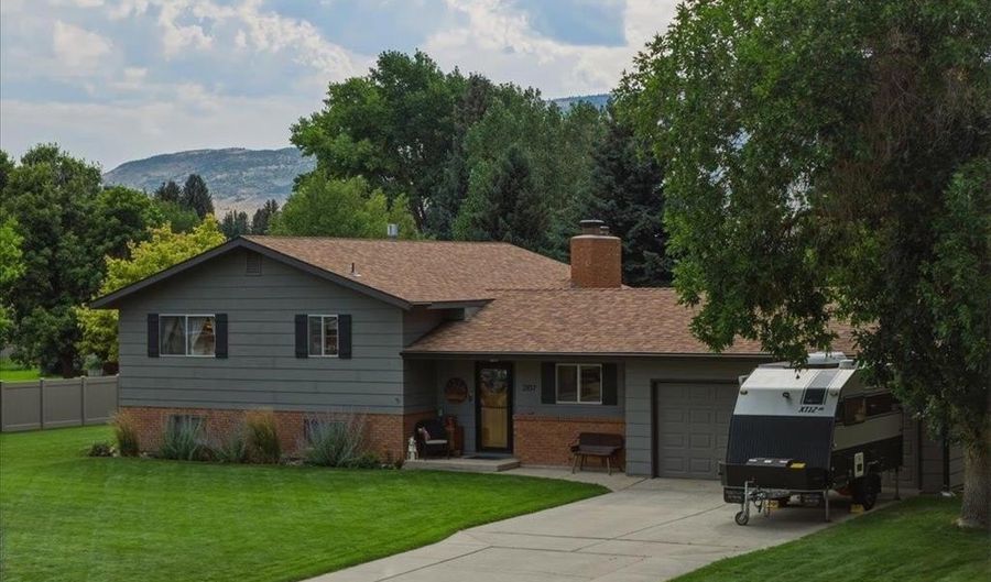 2107 8th St, Cody, WY 82414 - 4 Beds, 2 Bath