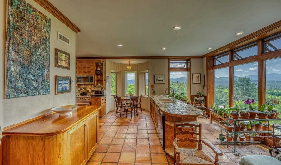 225 Pettyboro Rd, Bath, NH 03740 - 3 Beds, 3 Bath