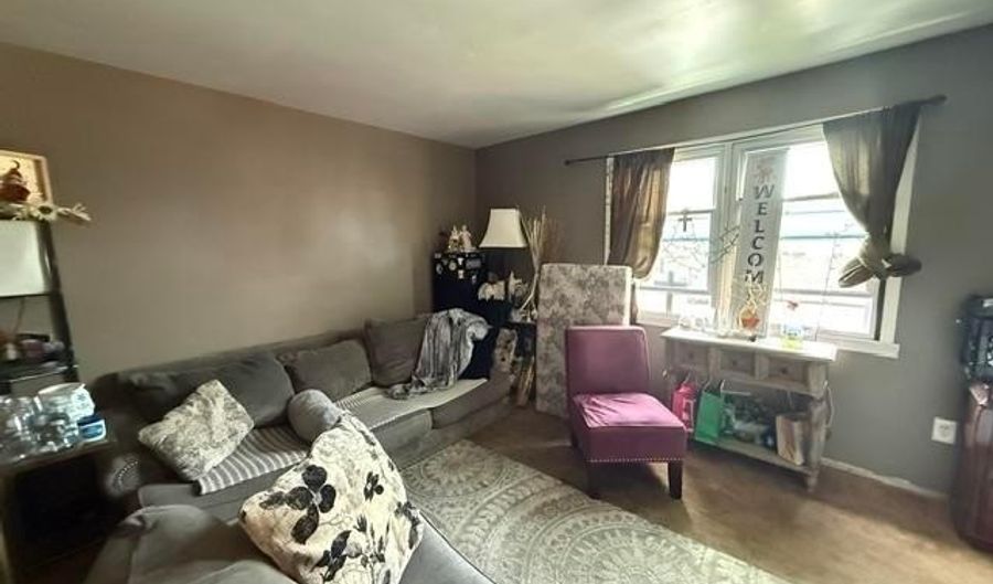 2860 Huron St, Allentown, PA 18103 - 3 Beds, 2 Bath