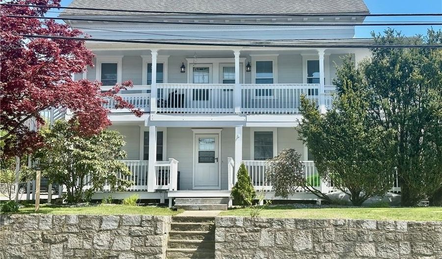 432 Fairview Ave, Coventry, RI 02816 - 5 Beds, 4 Bath