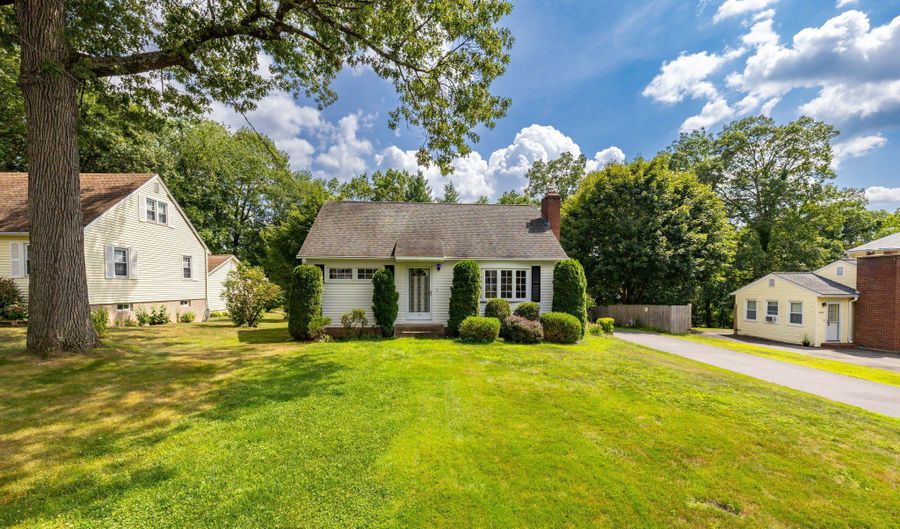 33 Debra Ln, Bristol, CT 06010 - 3 Beds, 2 Bath