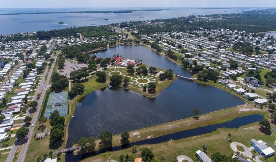 451 Egret Cir, Barefoot Bay, FL 32976 - 2 Beds, 2 Bath