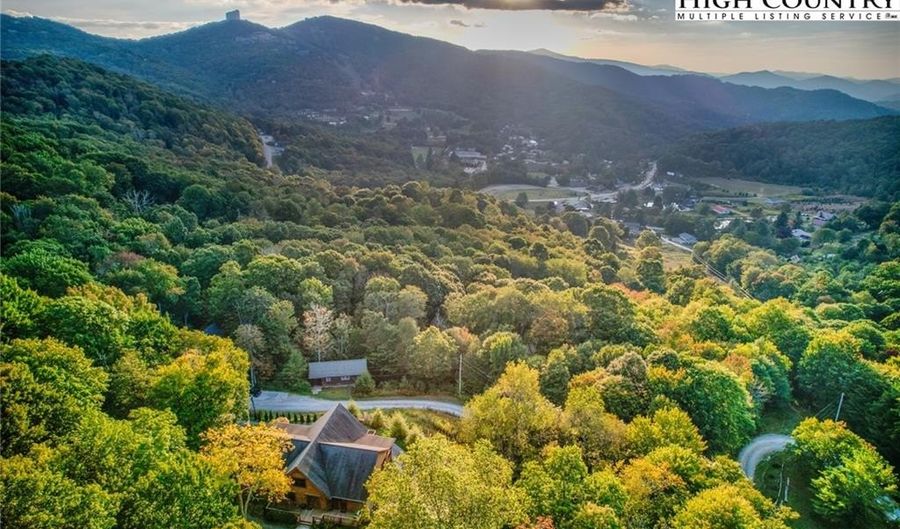 155 89 Sugar Bear Ridge Ln, Banner Elk, NC 28604 - 3 Beds, 4 Bath