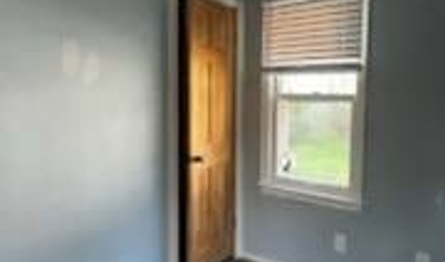 640 Springbrook Ave, Adrian, MI 49221 - 3 Beds, 1 Bath