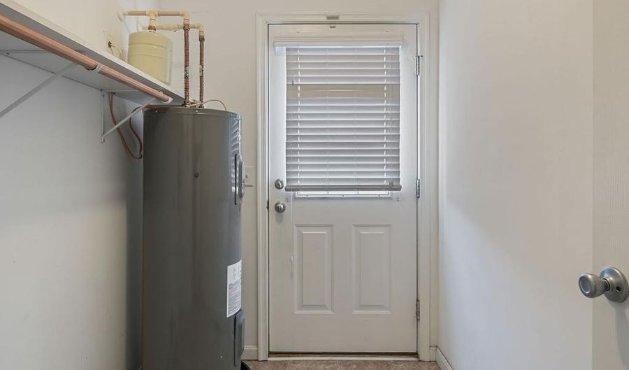 10 ROLLIN Ct, Dover, DE 19901 - 3 Beds, 2 Bath