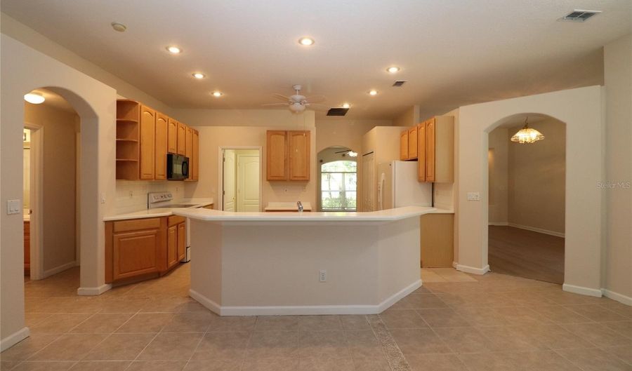 605 CHEVIOT Ct, Apopka, FL 32712 - 4 Beds, 3 Bath